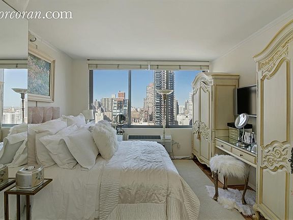 4th image of 353 E 72nd St APT 24D