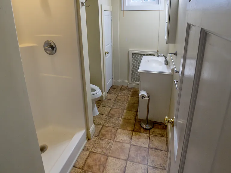 208 Grand Ave #1 — Photo 11
