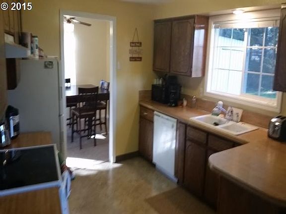 4th image of 10534 NE 16th St