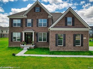51043 Meadowlands Ln, Canton, MI 48188