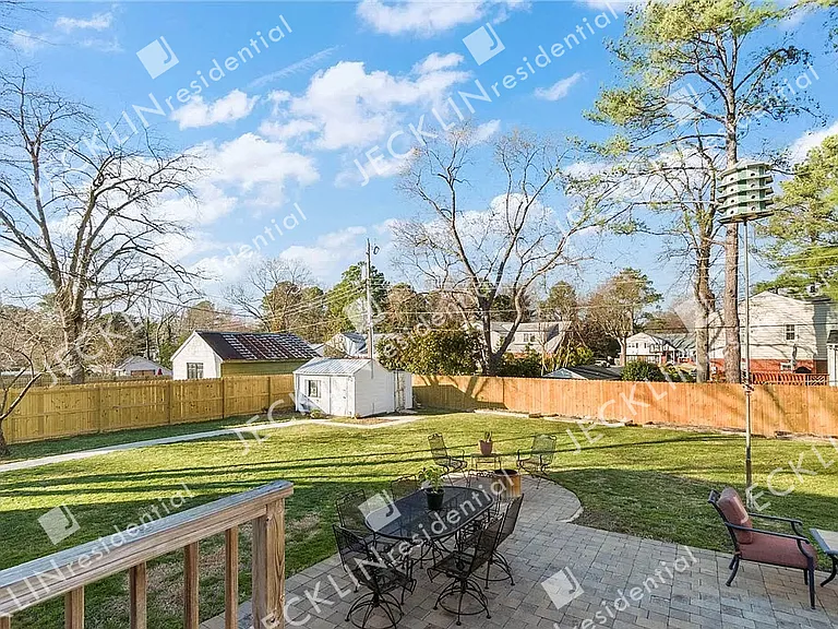 8406 Freestone Ave — Photo 32