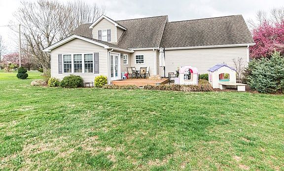 3rd image of 853 Panacella Dr