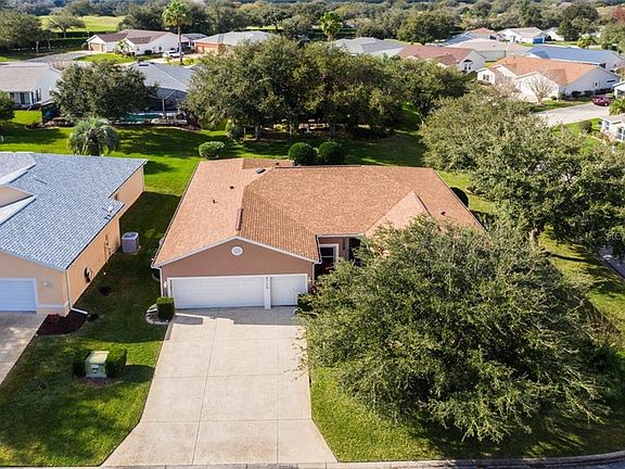 3rd image of 4720 Sawgrass Lake Cir