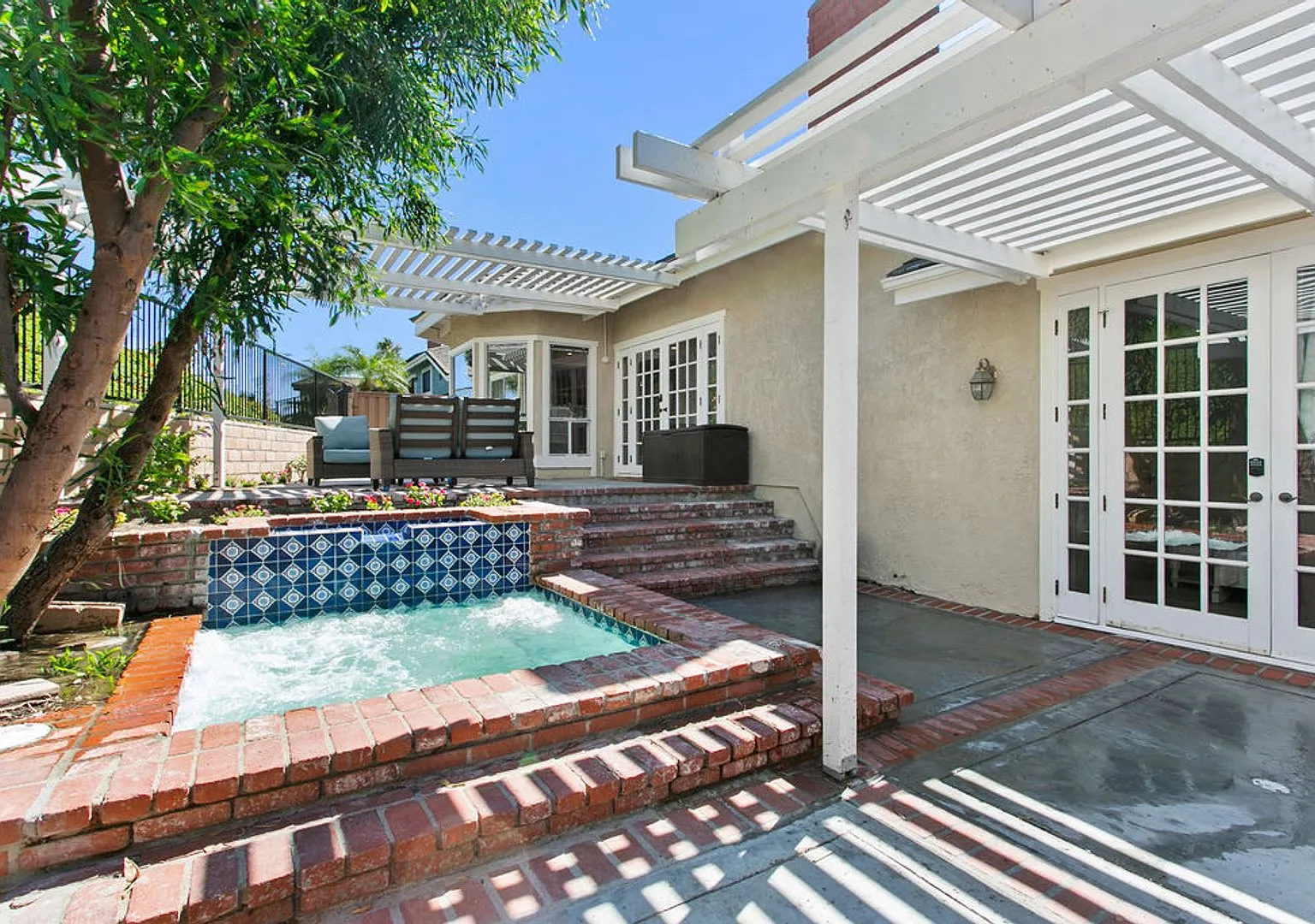 Beautiful Furnished Home in Rolling Hills Gated Community! — Photo 4