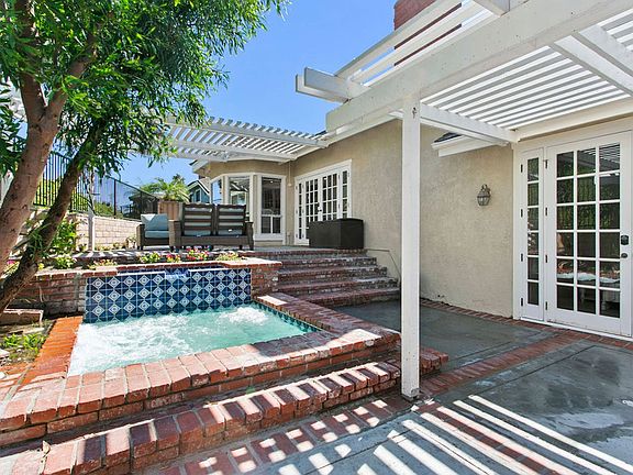4th image of 28602 Silverton Dr