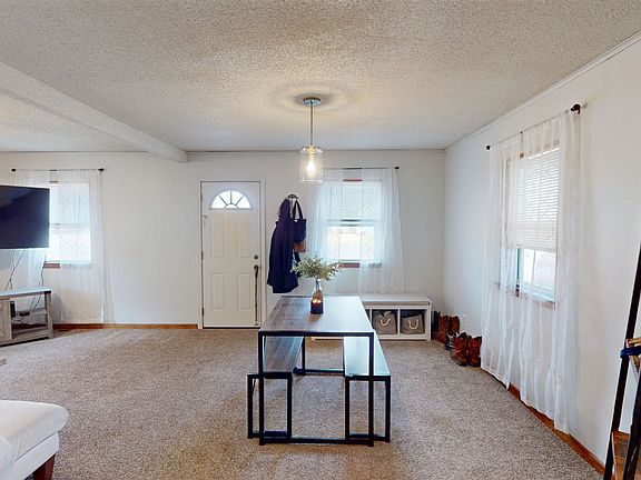 4th image of 306 E 5th St