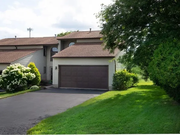 151 Lookout Cir, Syracuse, NY 13209