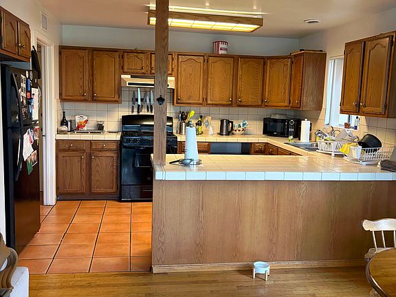 3rd image of 1429 Angelus Ave