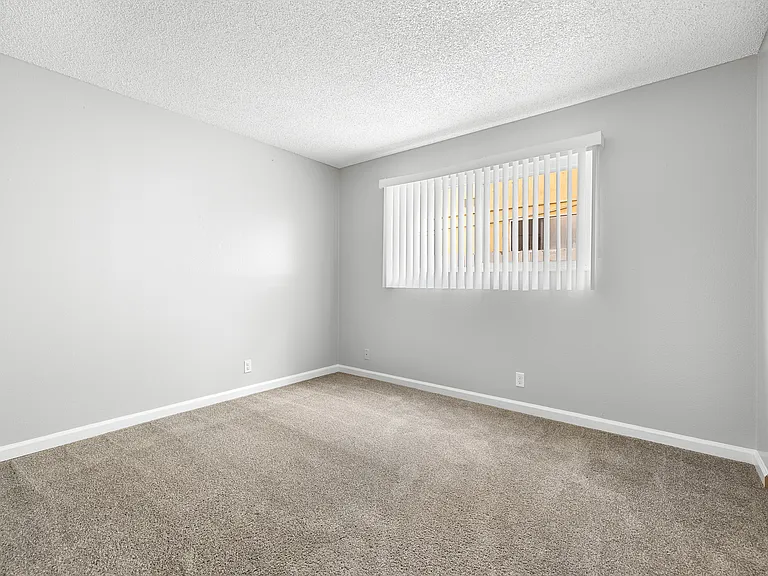 Imperial Place Apartments — Photo 14