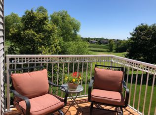 2733 Spy Glass Dr, Chaska, MN 55318