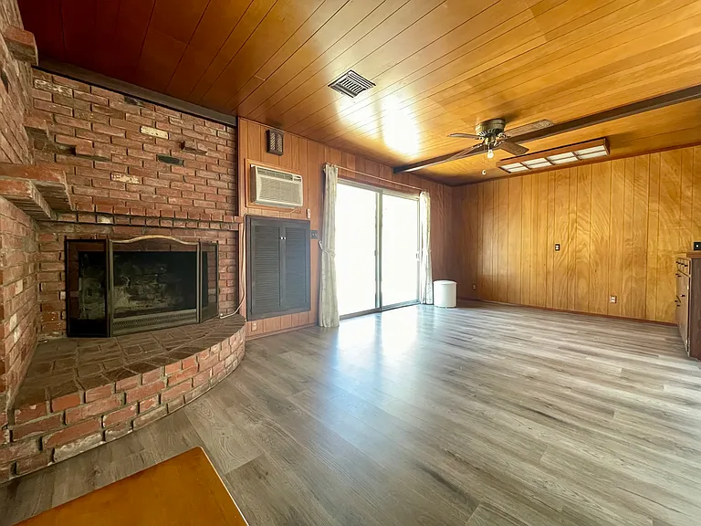 9161 Fortson Dr — Photo 7