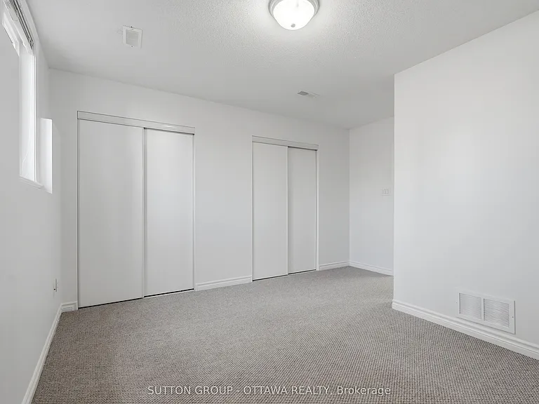 2563 Longfields Dr — Photo 24