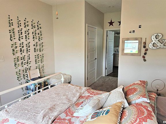 5th image of 3360 Frese Dr