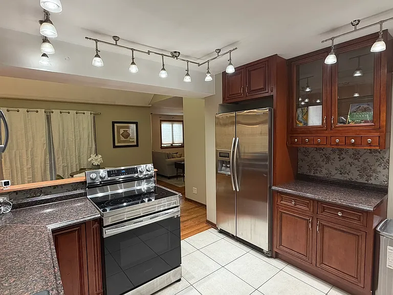 13 Towner Ave — Photo 5