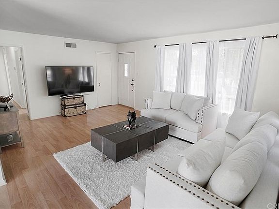 4th image of 1109 W Avenue H8