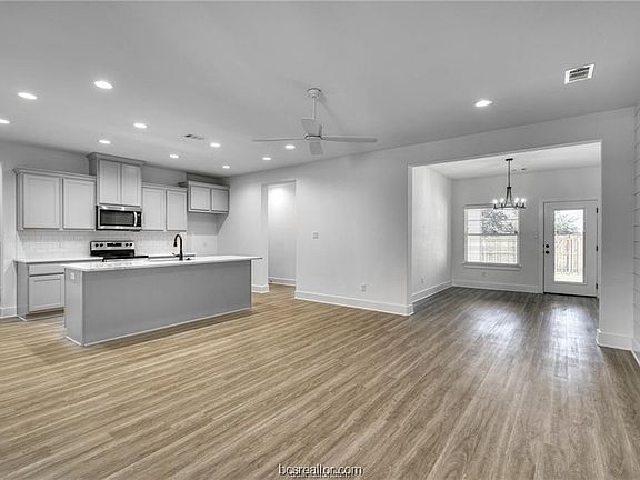 4th image of 3902 Alamosa St