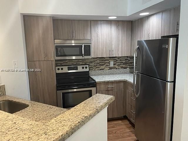 1st image of 565 Vista Isles Dr APT 2014