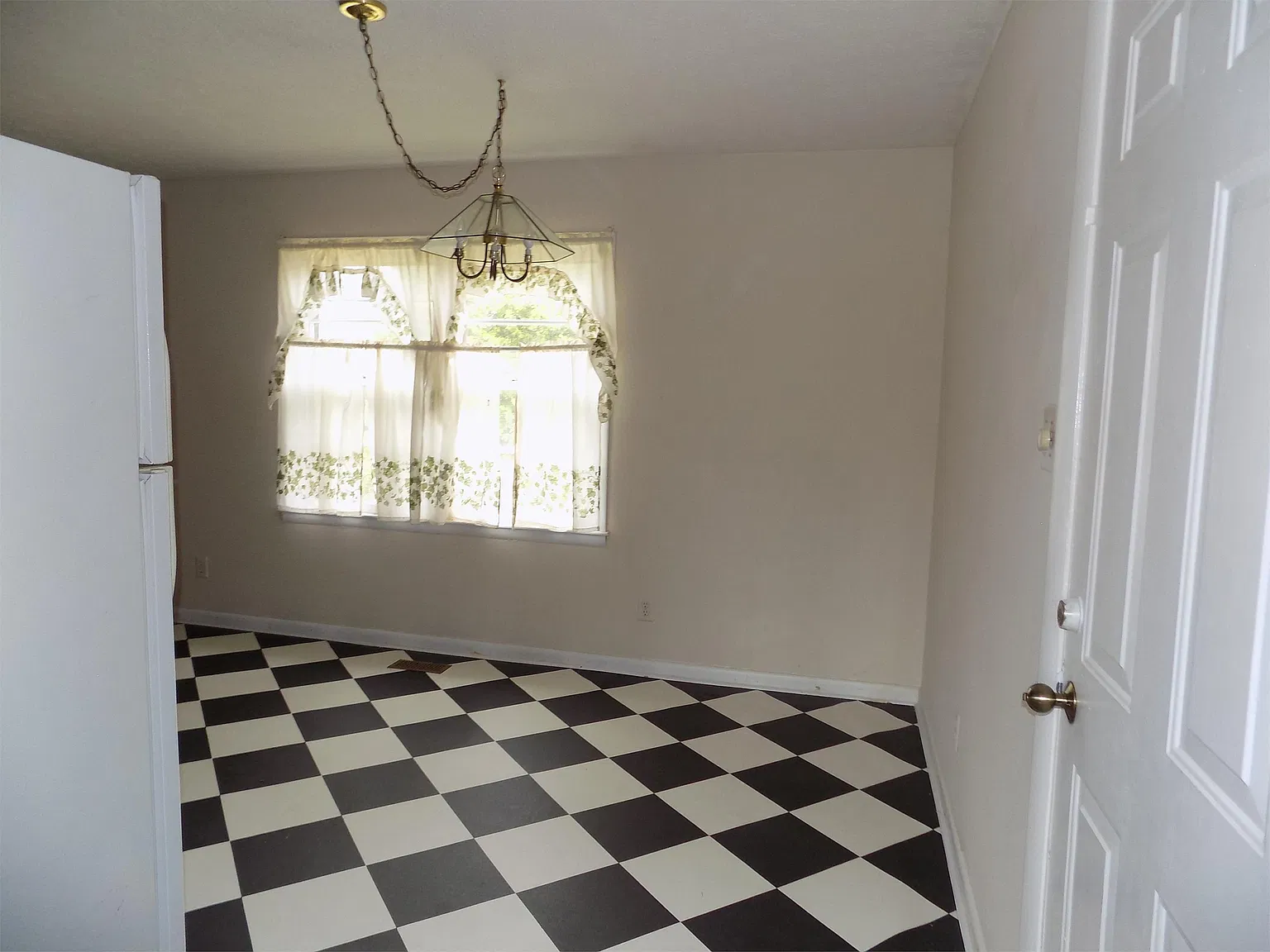 Cissna Drive 6510 - 1 — Photo 4