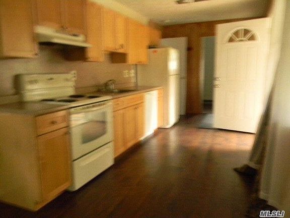 5th image of 10 Laurel Ln