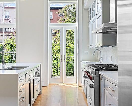 4th image of 238 Carroll St #1