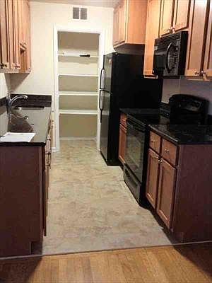 4th image of 1957 Euclid Ave APT 211