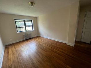 64-55 185th St #2, Fresh Meadows, NY 11365