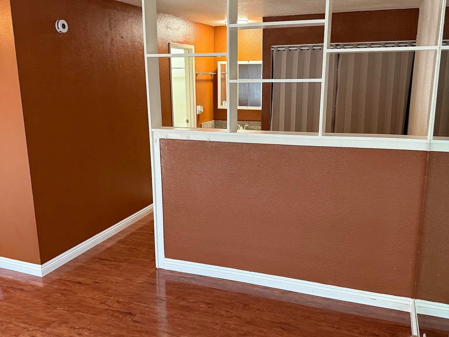 4600 University Center Dr — Photo 2