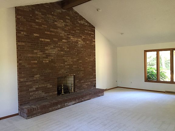 4th image of 33077 Springside Ln