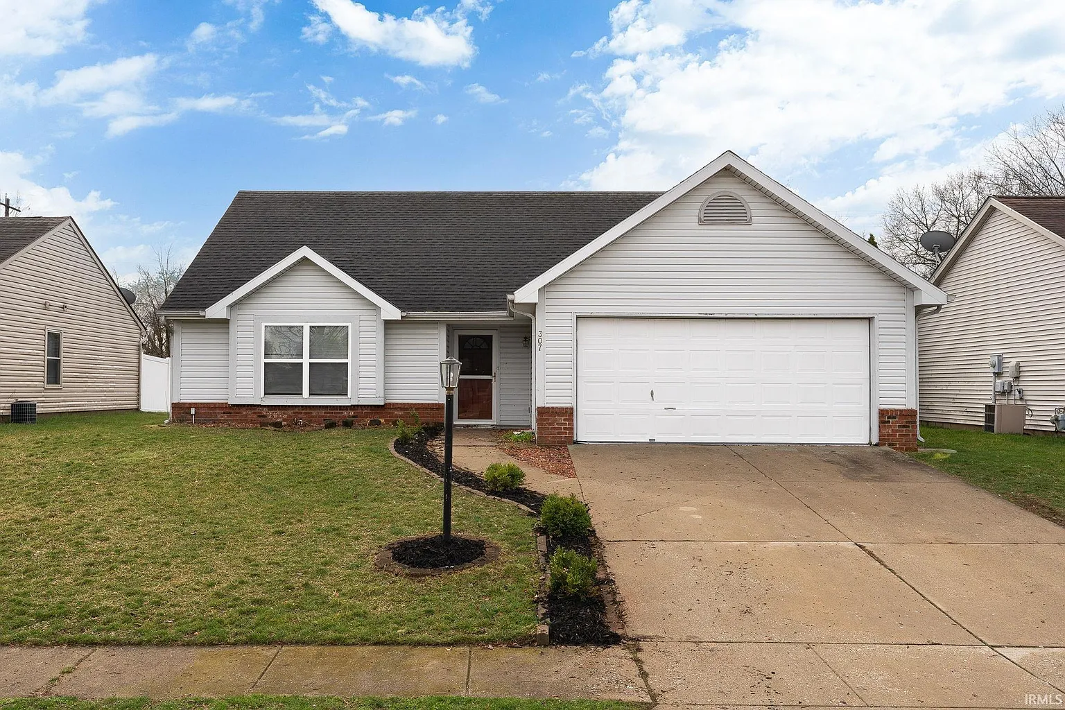 307 Cromwell Ct photo 1