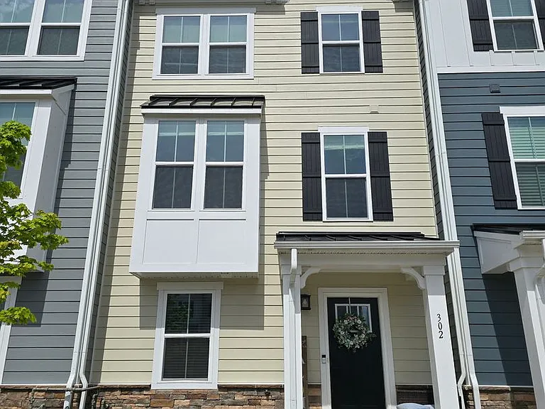 302 Fost Blvd — Photo 1