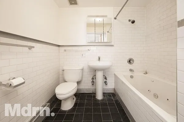 Rented by Mdrn Residential | media 18