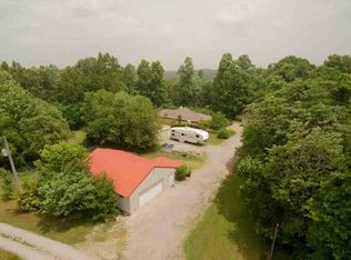 77 Bolten Rd, Burkesville, KY 42717