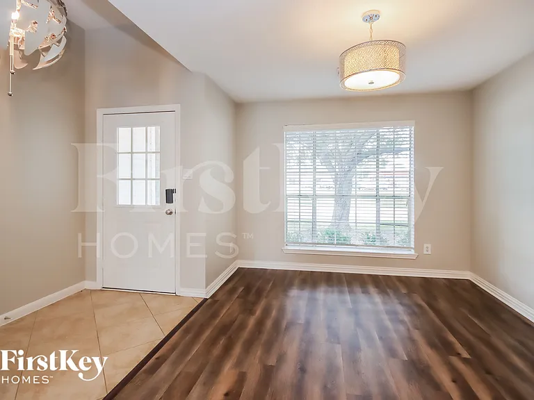 18811 Singing Woods Dr — Photo 4