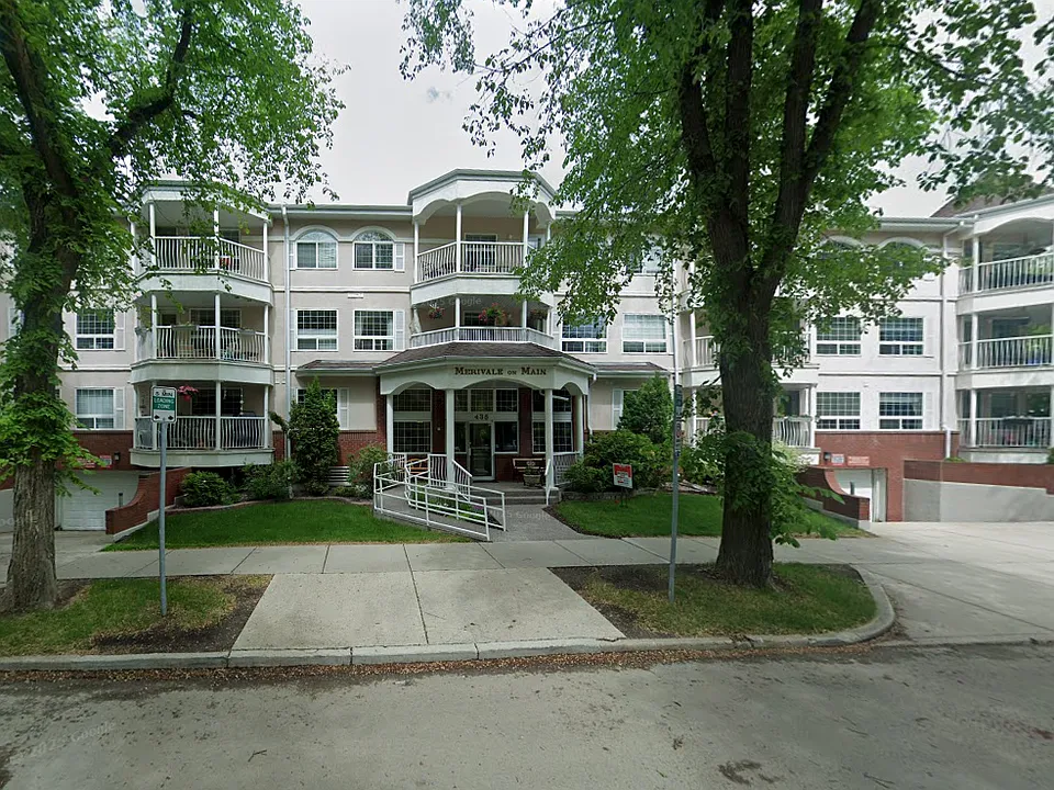 435 Main St