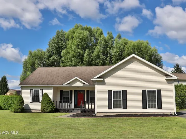 126 Maine Rd, Plattsburgh, NY 12903