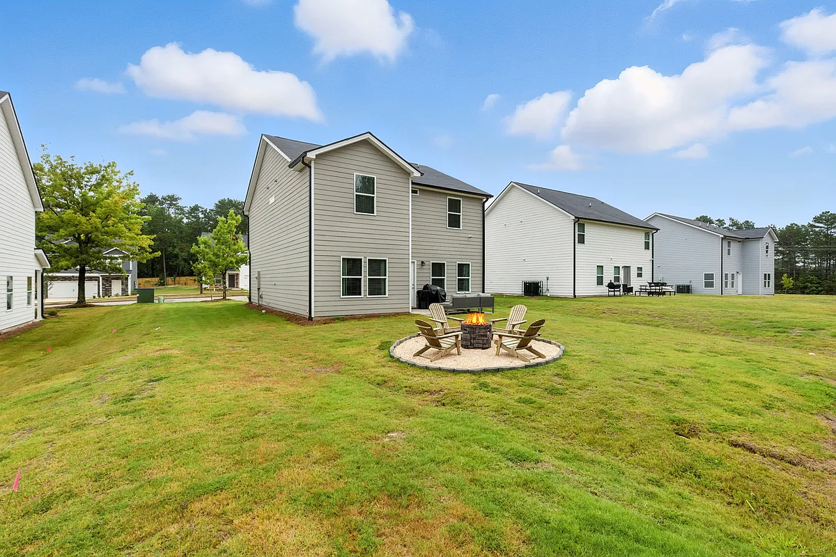 Building Photo - 611 W Vincent Dr