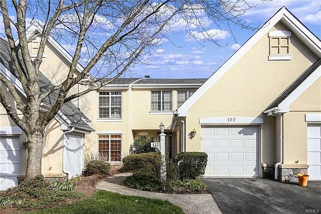 1st image of 122 Doral Greens Dr W