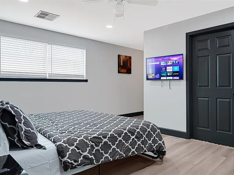 12115 Wood Forest Dr — Photo 34