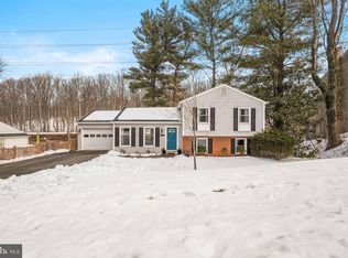 9514 Center St, Vienna, VA 22181