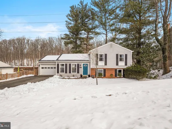 9514 Center St, Vienna, VA 22181