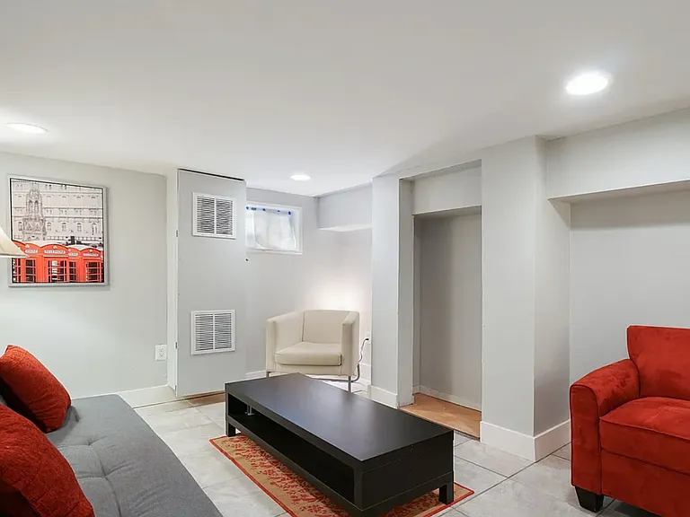 106 Callender St — Photo 20