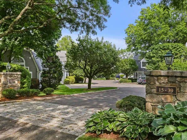21 Lakeview Avenue #21, New Canaan, CT 06840