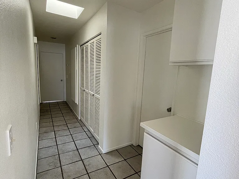 902 Wentworth Cir — Photo 11