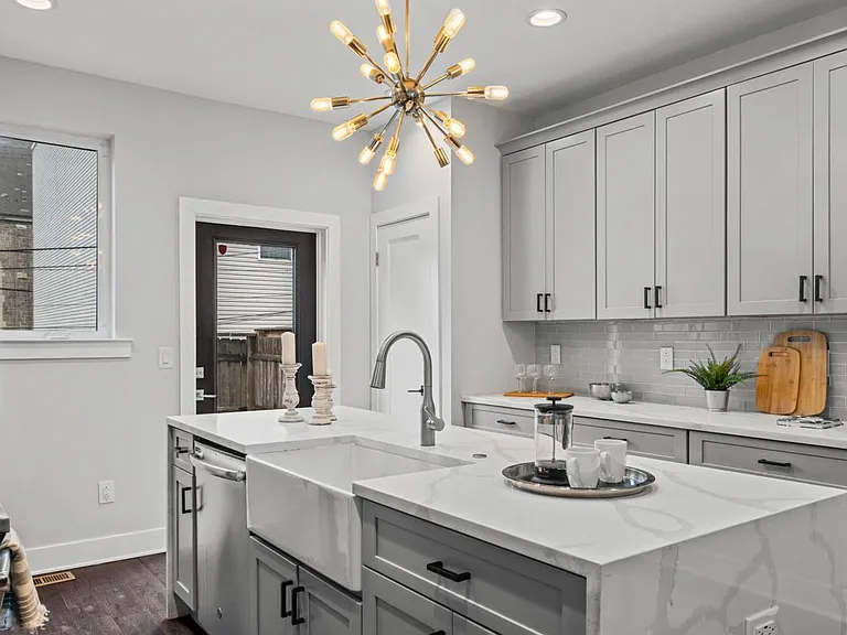 1410 N Marston St — Photo 25