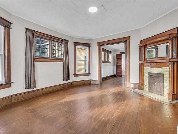 5th image of 1840 N 8th St