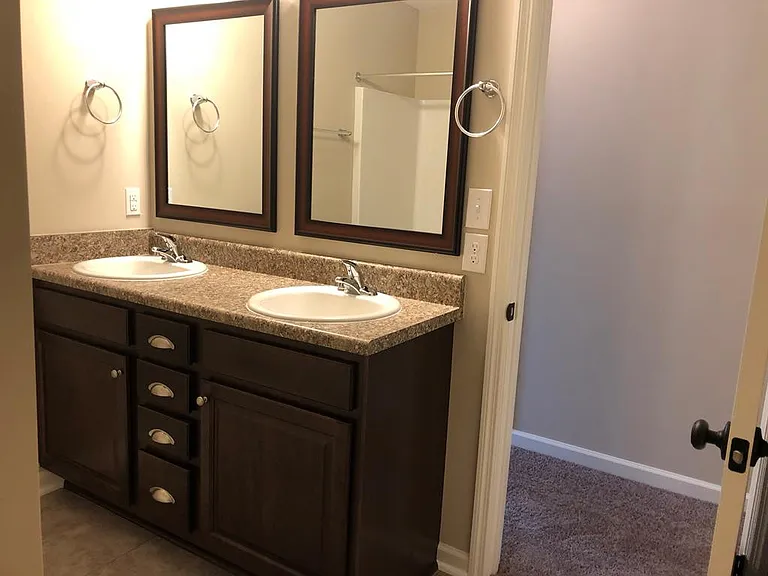 5029 Copse Dr — Photo 17