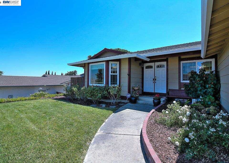 1st image of 2233 Montevideo Dr