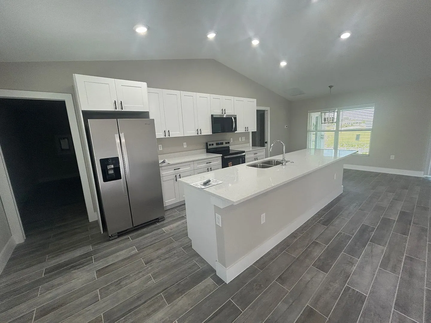 New Construction 4/2 Ready for occupancy — Photo 4