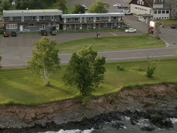 5133 N Shore Dr, Duluth, MN 55804