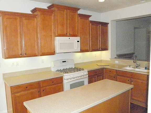 3rd image of 2169 Ryedale Ln